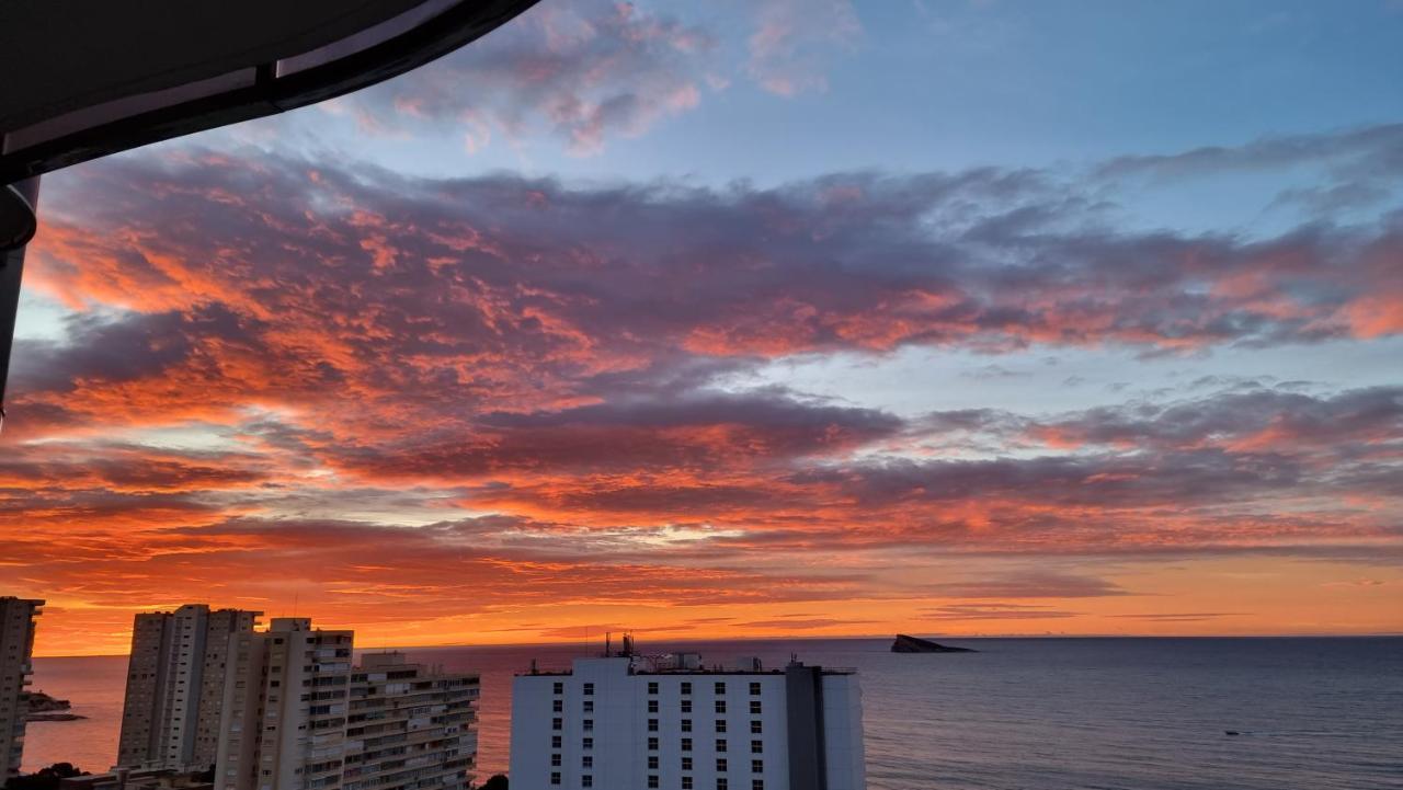 Sunset Waves Benidorm Julieta Vistas Al Mar Premium 200 Mt2 Con Jacuzzi En Terraza Apartment Exterior foto