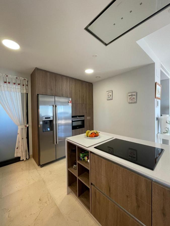 Sunset Waves Benidorm Julieta Vistas Al Mar Premium 200 Mt2 Con Jacuzzi En Terraza Apartment Exterior foto
