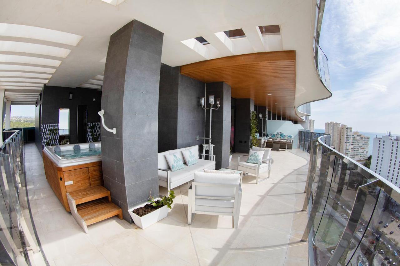 Sunset Waves Benidorm Julieta Vistas Al Mar Premium 200 Mt2 Con Jacuzzi En Terraza Apartment Exterior foto