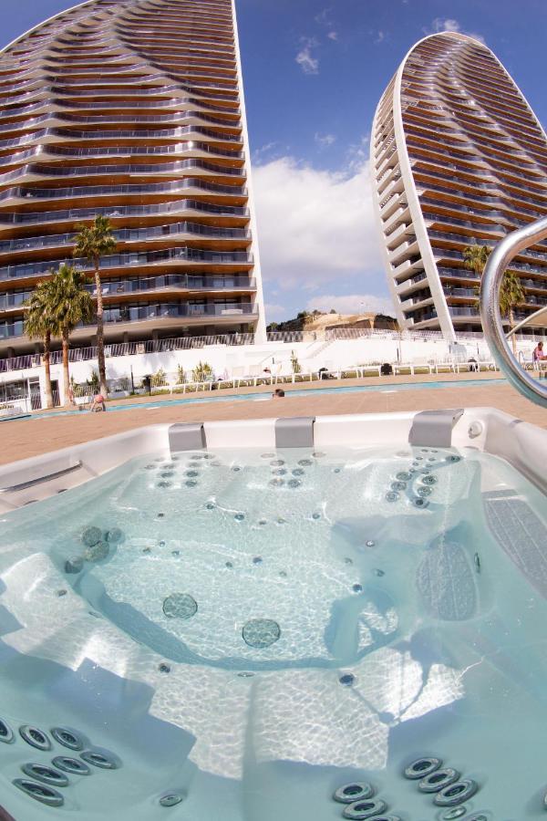 Sunset Waves Benidorm Julieta Vistas Al Mar Premium 200 Mt2 Con Jacuzzi En Terraza Apartment Exterior foto