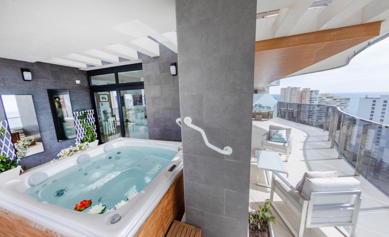 Sunset Waves Benidorm Julieta Vistas Al Mar Premium 200 Mt2 Con Jacuzzi En Terraza Apartment Exterior foto